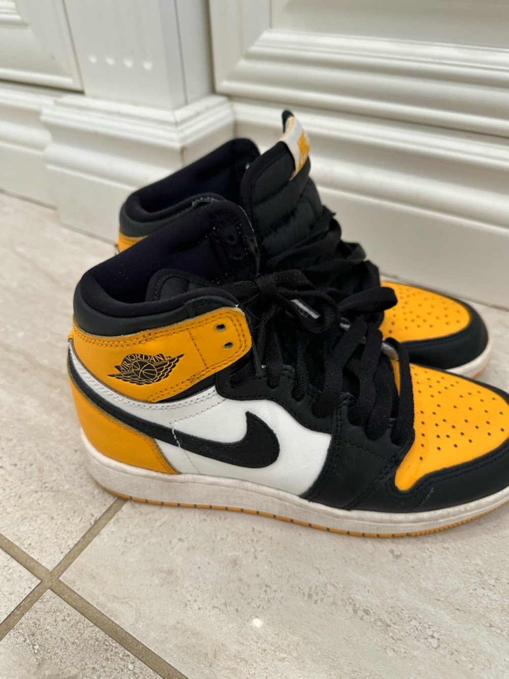 Jordan Low-Top Sneakers in Black and Yellow